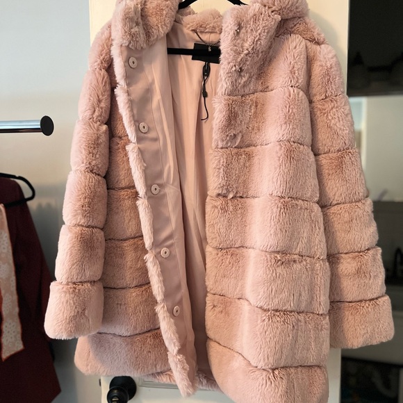 Luxe Pink Faux Fur Coat - Picture 5 of 6